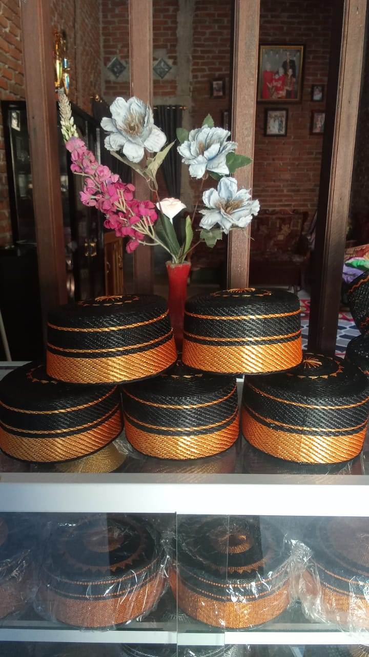 Songkok Guru Benang Emas Ekonomis